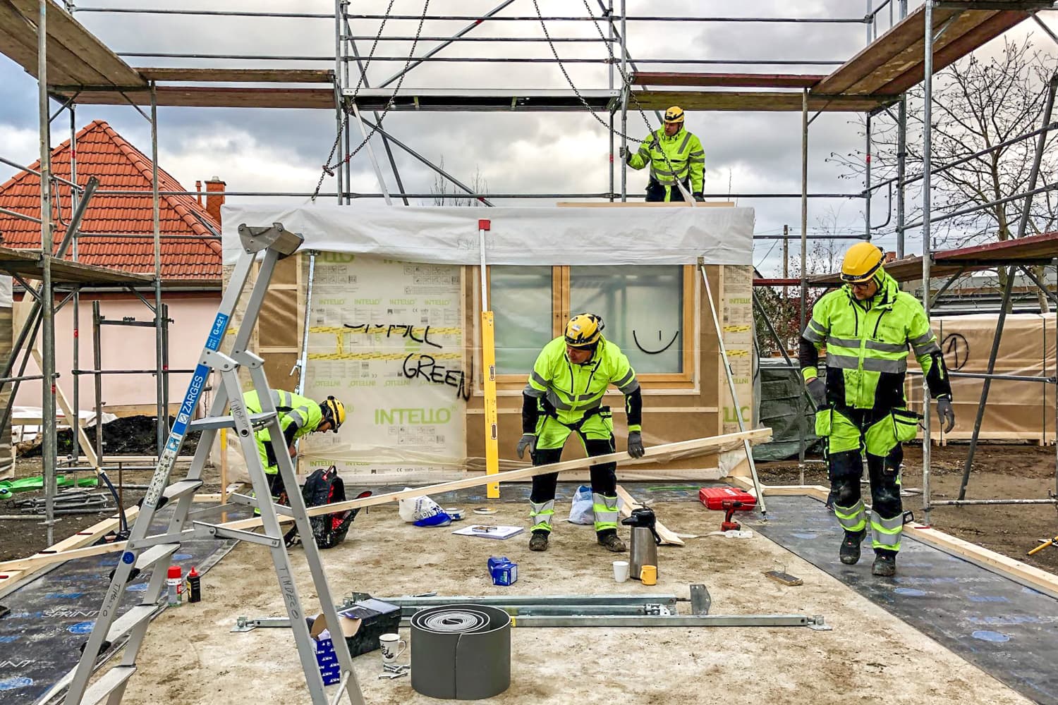 VIVĀN SIGNATURE Compact in Zschepplin bei Leipzig: Montage der Wandelemente
